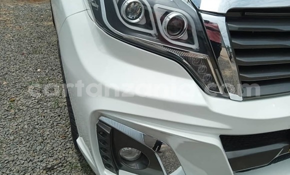 Nunua Ilio tumika Toyota Land Cruiser Prado Nyeupe Gari ndani ya Dar es Salaam nchini Dar es Salaam Nunua Ilio tumika Toyota Land Cruiser Prado Nyeupe Gari ndani ya Dar es Salaam nchini Dar es Salaam