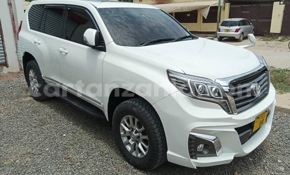 Nunua Ilio tumika Toyota Land Cruiser Prado Nyeupe Gari ndani ya Dar es Salaam nchini Dar es Salaam Nunua Ilio tumika Toyota Land Cruiser Prado Nyeupe Gari ndani ya Dar es Salaam nchini Dar es Salaam