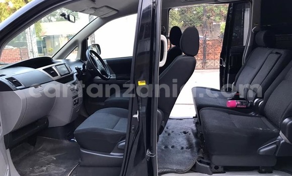 Nunua Ilio tumika Toyota Voxy Nyeusi Gari ndani ya Dar es Salaam nchini Dar es Salaam Nunua Ilio tumika Toyota Voxy Nyeusi Gari ndani ya Dar es Salaam nchini Dar es Salaam