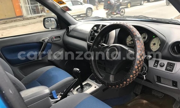 Nunua Ilio tumika Toyota RAV4 Bluu Gari ndani ya Dar es Salaam nchini Dar es Salaam Nunua Ilio tumika Toyota RAV4 Bluu Gari ndani ya Dar es Salaam nchini Dar es Salaam