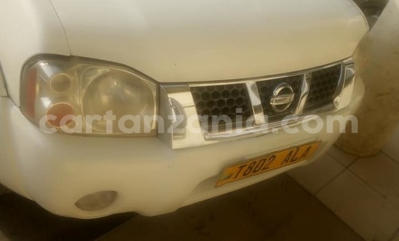 Nunua Ilio tumika Nissan Hardbody Nyeupe Gari ndani ya Dar es Salaam nchini Dar es Salaam Nunua Ilio tumika Nissan Hardbody Nyeupe Gari ndani ya Dar es Salaam nchini Dar es Salaam