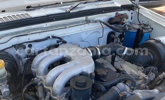 Buy Used Nissan Hardbody White Car in Dar es Salaam in Dar es Salaam Buy Used Nissan Hardbody White Car in Dar es Salaam in Dar es Salaam