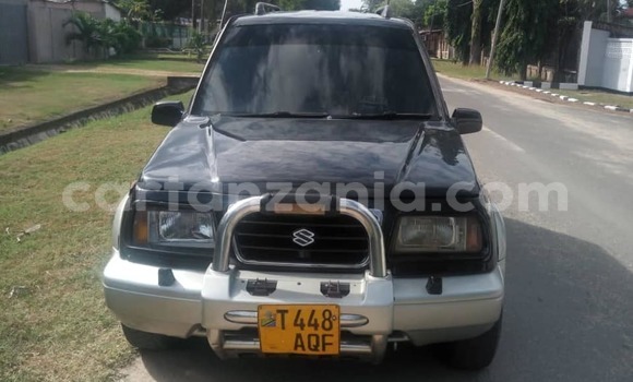Nunua Ilio tumika Suzuki Escudo Nyeusi Gari ndani ya Dar es Salaam nchini Dar es Salaam