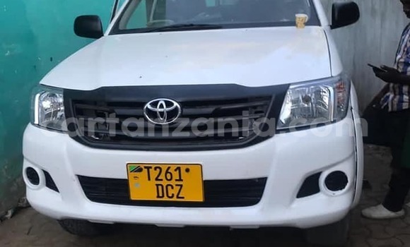 Buy Used Toyota Hilux White Car in Dar es Salaam in Dar es Salaam Buy Used Toyota Hilux White Car in Dar es Salaam in Dar es Salaam