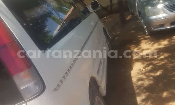 Nunua Ilio tumika Toyota Noah Nyeupe Gari ndani ya Dar es Salaam nchini Dar es Salaam Nunua Ilio tumika Toyota Noah Nyeupe Gari ndani ya Dar es Salaam nchini Dar es Salaam
