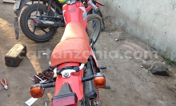 Buy Used Honda XL Red Bike in Dodoma in Dodoma Buy Used Honda XL Red Bike in Dodoma in Dodoma