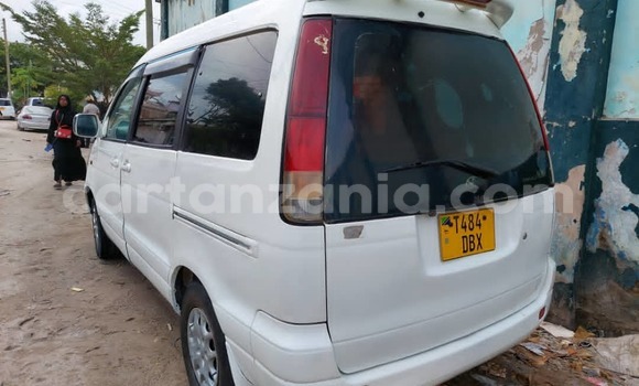 Nunua Ilio tumika Toyota Noah Nyeupe Gari ndani ya Dar es Salaam nchini Dar es Salaam Nunua Ilio tumika Toyota Noah Nyeupe Gari ndani ya Dar es Salaam nchini Dar es Salaam
