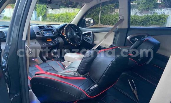 Nunua Ilio tumika Toyota Vanguard Nyeusi Gari ndani ya Dar es Salaam nchini Dar es Salaam Nunua Ilio tumika Toyota Vanguard Nyeusi Gari ndani ya Dar es Salaam nchini Dar es Salaam