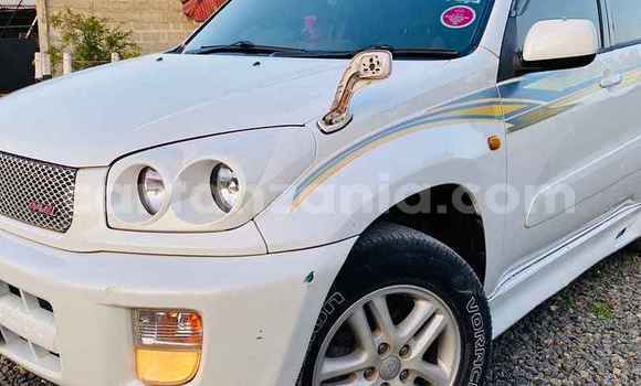 Buy Used Toyota RAV4 White Car in Dar es Salaam in Dar es Salaam