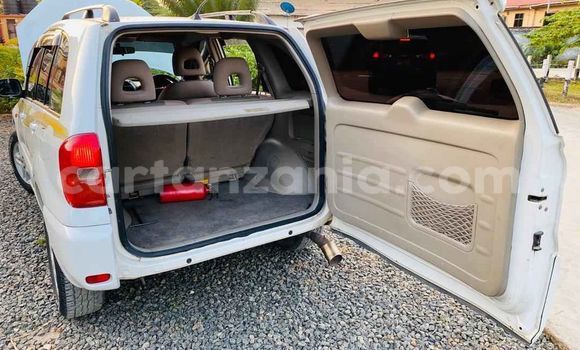 Nunua Ilio tumika Toyota RAV4 Nyeupe Gari ndani ya Dar es Salaam nchini Dar es Salaam Nunua Ilio tumika Toyota RAV4 Nyeupe Gari ndani ya Dar es Salaam nchini Dar es Salaam
