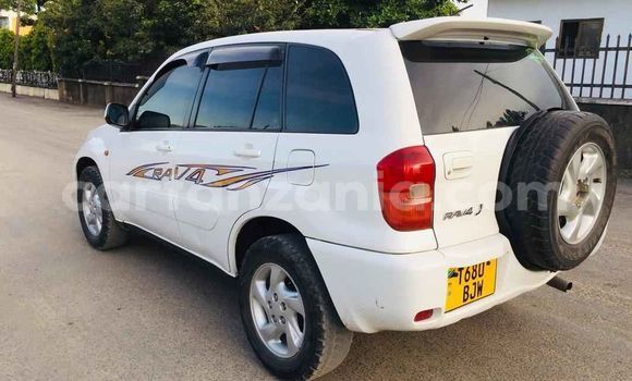 Nunua Ilio tumika Toyota RAV4 Nyeupe Gari ndani ya Dar es Salaam nchini Dar es Salaam Nunua Ilio tumika Toyota RAV4 Nyeupe Gari ndani ya Dar es Salaam nchini Dar es Salaam