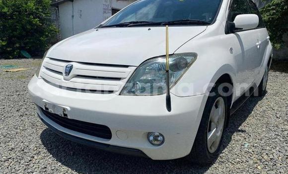 Buy Used Toyota IST White Car in Ilala in Dar es Salaam Buy Used Toyota IST White Car in Ilala in Dar es Salaam