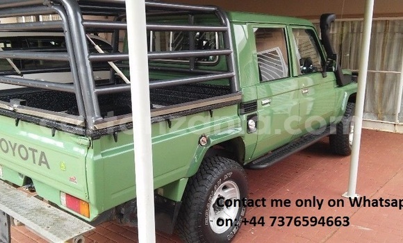 Nunua Ilio tumika Toyota Land Cruiser Kijani Gari ndani ya Dar es Salaam nchini Dar es Salaam