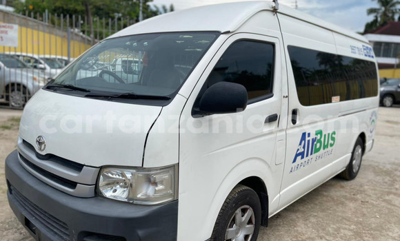 Buy Import Toyota Hiace White Car in Dar es Salaam in Dar es Salaam Buy Import Toyota Hiace White Car in Dar es Salaam in Dar es Salaam
