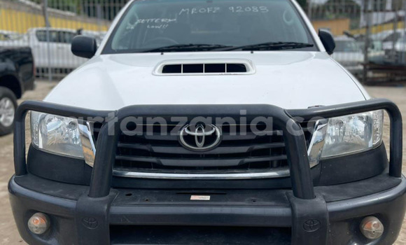 Buy Import Toyota Hilux White Car in Dar es Salaam in Dar es Salaam