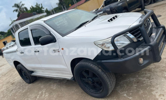 Buy Import Toyota Hilux White Car in Dar es Salaam in Dar es Salaam Buy Import Toyota Hilux White Car in Dar es Salaam in Dar es Salaam