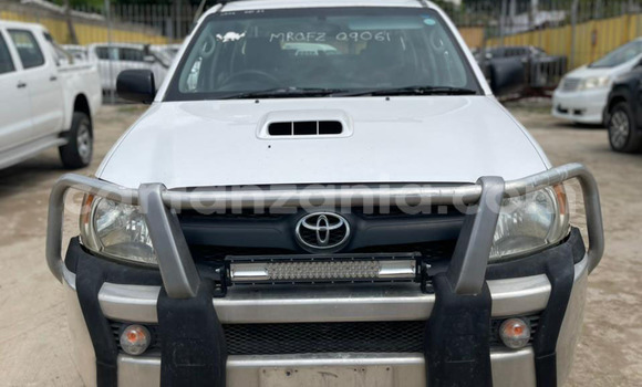 Buy Import Toyota Hilux White Car in Dar es Salaam in Dar es Salaam