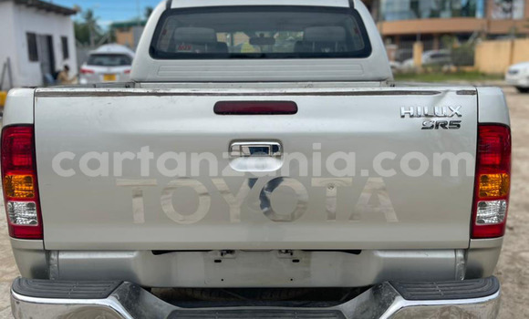 Buy Import Toyota Hilux Silver Car in Dar es Salaam in Dar es Salaam Buy Import Toyota Hilux Silver Car in Dar es Salaam in Dar es Salaam