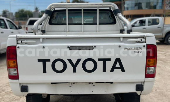 Buy Import Toyota Hilux White Car in Dar es Salaam in Dar es Salaam Buy Import Toyota Hilux White Car in Dar es Salaam in Dar es Salaam