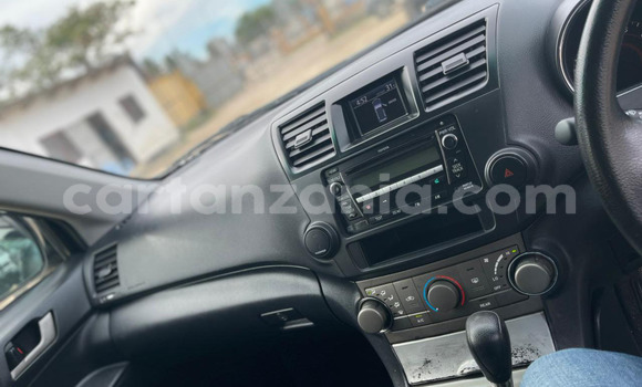 Buy Import Toyota Kluger Black Car in Dar es Salaam in Dar es Salaam Buy Import Toyota Kluger Black Car in Dar es Salaam in Dar es Salaam