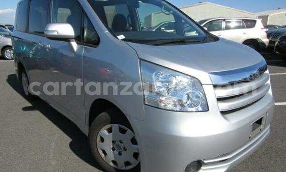 Nunua Ilio tumika Toyota Noah Nyingine Gari ndani ya Dar es Salaam nchini Dar es Salaam Nunua Ilio tumika Toyota Noah Nyingine Gari ndani ya Dar es Salaam nchini Dar es Salaam