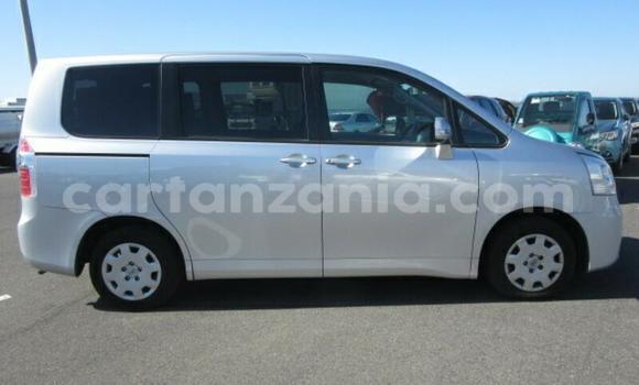 Nunua Ilio tumika Toyota Noah Nyingine Gari ndani ya Dar es Salaam nchini Dar es Salaam Nunua Ilio tumika Toyota Noah Nyingine Gari ndani ya Dar es Salaam nchini Dar es Salaam