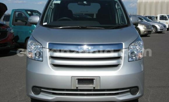 Nunua Ilio tumika Toyota Noah Nyingine Gari ndani ya Dar es Salaam nchini Dar es Salaam Nunua Ilio tumika Toyota Noah Nyingine Gari ndani ya Dar es Salaam nchini Dar es Salaam