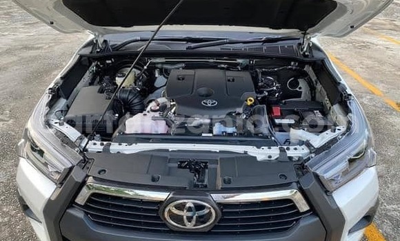 Buy Used Toyota Hiluxe Revo White Car in Bagamoyo in Pwani Buy Used Toyota Hiluxe Revo White Car in Bagamoyo in Pwani