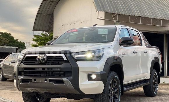 Buy Used Toyota Hiluxe Revo White Car in Bagamoyo in Pwani Buy Used Toyota Hiluxe Revo White Car in Bagamoyo in Pwani