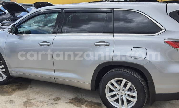Buy Import Toyota Kluger Silver Car in Dar es Salaam in Dar es Salaam Buy Import Toyota Kluger Silver Car in Dar es Salaam in Dar es Salaam
