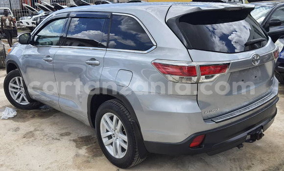Buy Import Toyota Kluger Silver Car in Dar es Salaam in Dar es Salaam Buy Import Toyota Kluger Silver Car in Dar es Salaam in Dar es Salaam