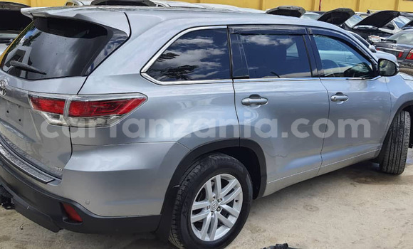 Buy Import Toyota Kluger Silver Car in Dar es Salaam in Dar es Salaam Buy Import Toyota Kluger Silver Car in Dar es Salaam in Dar es Salaam