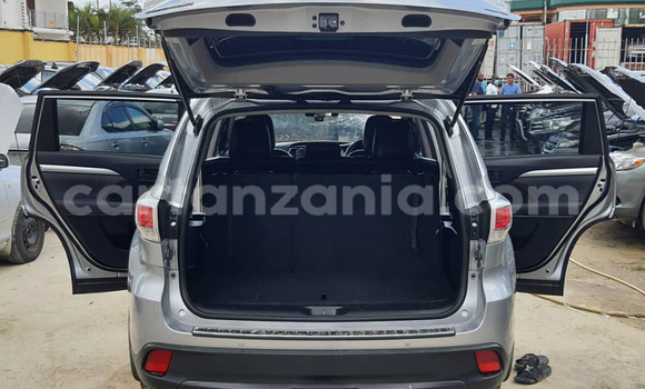 Buy Import Toyota Kluger Silver Car in Dar es Salaam in Dar es Salaam Buy Import Toyota Kluger Silver Car in Dar es Salaam in Dar es Salaam