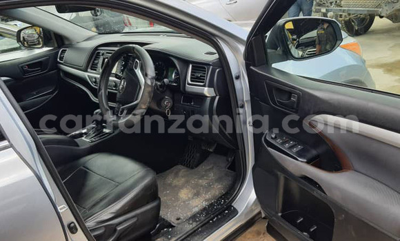 Buy Import Toyota Kluger Silver Car in Dar es Salaam in Dar es Salaam Buy Import Toyota Kluger Silver Car in Dar es Salaam in Dar es Salaam