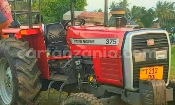 Buy Used Maserati Chubasco Red Car in Dar es Salaam in Dar es Salaam