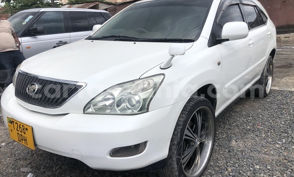 Buy Used Toyota Harrier White Car in Dar es Salaam in Dar es Salaam