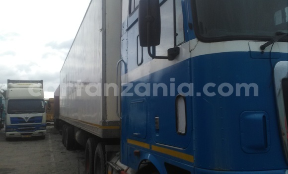 Nunua Ilio tumika Scania R420 Bluu Lori ndani ya Dar es Salaam nchini Dar es Salaam Nunua Ilio tumika Scania R420 Bluu Lori ndani ya Dar es Salaam nchini Dar es Salaam
