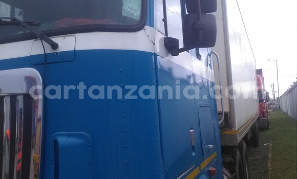 Nunua Ilio tumika Scania R420 Bluu Lori ndani ya Dar es Salaam nchini Dar es Salaam Nunua Ilio tumika Scania R420 Bluu Lori ndani ya Dar es Salaam nchini Dar es Salaam