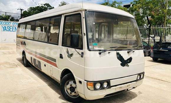 Nunua Imported Mitsubishi Rossa Nyeupe Lori ndani ya Dar es Salaam nchini Dar es Salaam Nunua Imported Mitsubishi Rossa Nyeupe Lori ndani ya Dar es Salaam nchini Dar es Salaam