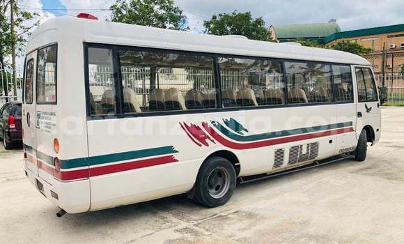 Nunua Imported Mitsubishi Rossa Nyeupe Lori ndani ya Dar es Salaam nchini Dar es Salaam Nunua Imported Mitsubishi Rossa Nyeupe Lori ndani ya Dar es Salaam nchini Dar es Salaam