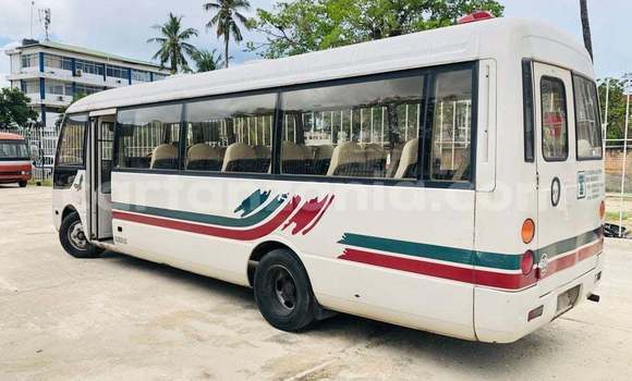 Nunua Imported Mitsubishi Rossa Nyeupe Lori ndani ya Dar es Salaam nchini Dar es Salaam Nunua Imported Mitsubishi Rossa Nyeupe Lori ndani ya Dar es Salaam nchini Dar es Salaam