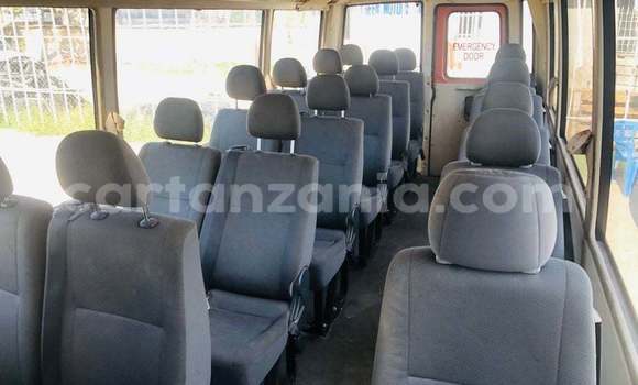 Buy Import Mitsubishi Rossa Other Truck in Dar es Salaam in Dar es Salaam Buy Import Mitsubishi Rossa Other Truck in Dar es Salaam in Dar es Salaam