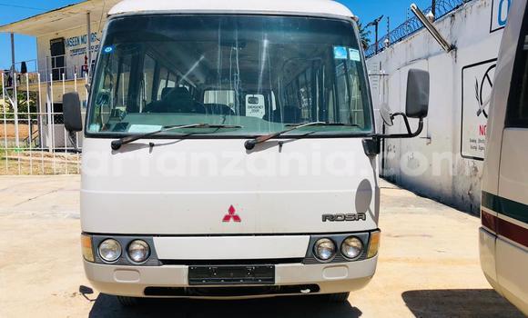 Buy Import Mitsubishi Rossa White Truck in Dar es Salaam in Dar es Salaam Buy Import Mitsubishi Rossa White Truck in Dar es Salaam in Dar es Salaam