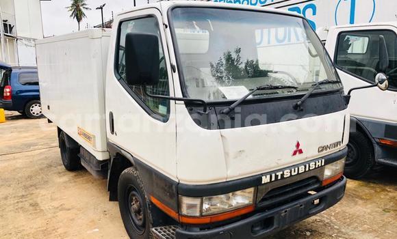 Nunua Imported Mitsubishi Van Nyeupe Lori ndani ya Dar es Salaam nchini Dar es Salaam Nunua Imported Mitsubishi Van Nyeupe Lori ndani ya Dar es Salaam nchini Dar es Salaam