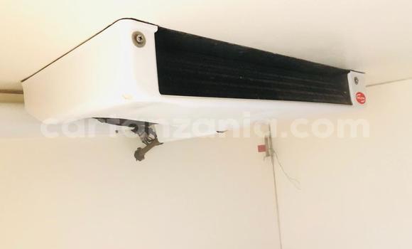 Nunua Imported Mitsubishi Van Nyeupe Lori ndani ya Dar es Salaam nchini Dar es Salaam Nunua Imported Mitsubishi Van Nyeupe Lori ndani ya Dar es Salaam nchini Dar es Salaam