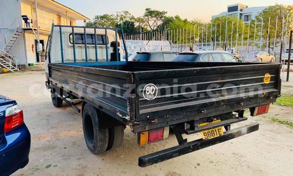 Buy Import Mitsubishi Van Black Truck in Dar es Salaam in Dar es Salaam Buy Import Mitsubishi Van Black Truck in Dar es Salaam in Dar es Salaam