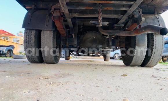 Buy Import Mitsubishi Van Black Truck in Dar es Salaam in Dar es Salaam Buy Import Mitsubishi Van Black Truck in Dar es Salaam in Dar es Salaam