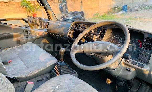 Buy Import Mitsubishi Van Black Truck in Dar es Salaam in Dar es Salaam Buy Import Mitsubishi Van Black Truck in Dar es Salaam in Dar es Salaam