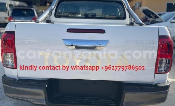 Nunua Ilio tumika Toyota Hilux Nyeusi Gari ndani ya Dar es Salaam nchini Dar es Salaam Nunua Ilio tumika Toyota Hilux Nyeusi Gari ndani ya Dar es Salaam nchini Dar es Salaam