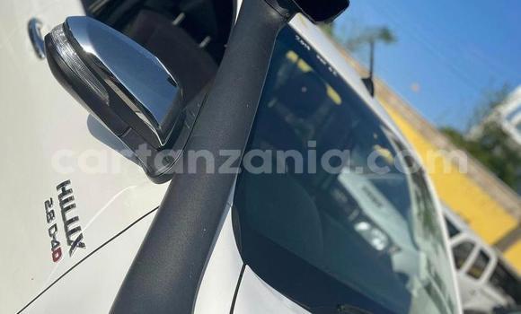 Nunua Ilio tumika Toyota Hilux Nyeusi Gari ndani ya Dar es Salaam nchini Dar es Salaam Nunua Ilio tumika Toyota Hilux Nyeusi Gari ndani ya Dar es Salaam nchini Dar es Salaam